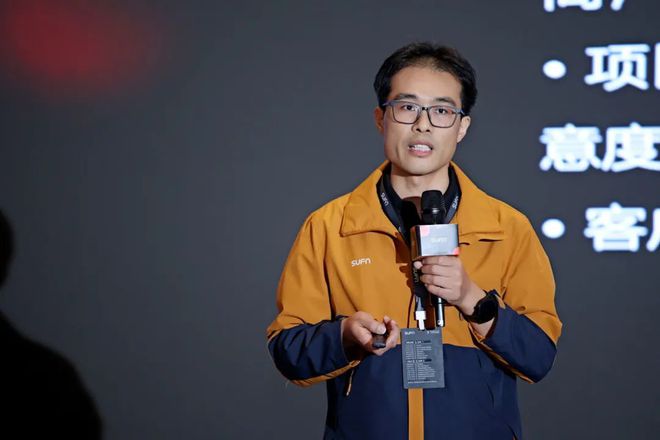 店曝光！创始人：坚持高投入研发！九游会网站三峰照明1300㎡旗舰(图5)